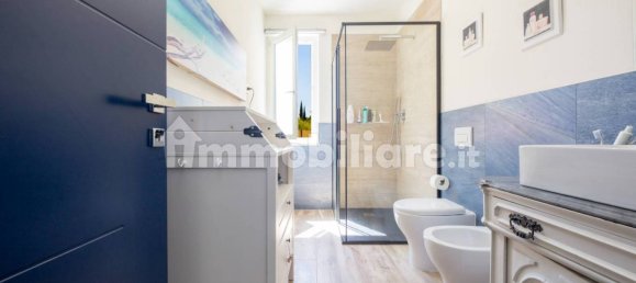 3 Schlafzimmer Villa in Genoa, Italy, Nr. 352418 20