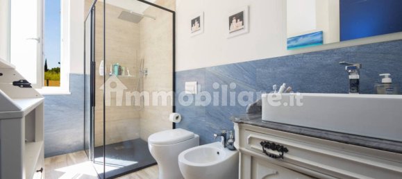 3 Schlafzimmer Villa in Genoa, Italy, Nr. 352418 21