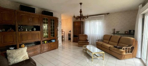 4 bedrooms House in Gouvieux, France No. 208951 2