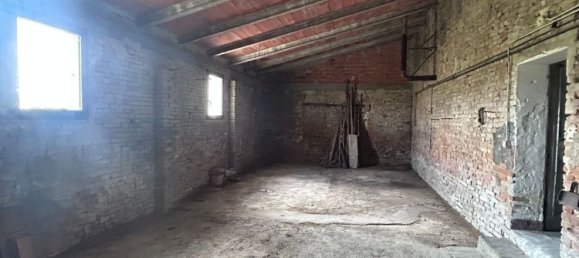 Casa de 5 habitaciónes en Suzzara, Italy No. 270307 5