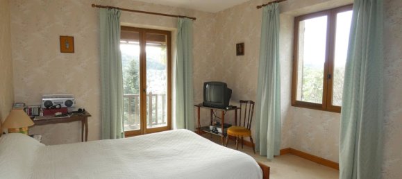 9 Schlafzimmer Haus in Correze, France, Nr. 302576 12