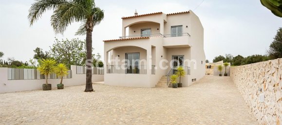 4 bedrooms House in Quarteira, Portugal No. 156955 3