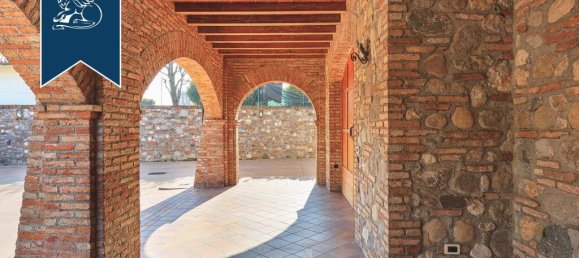 5 bedrooms Villa in Leno, Italy No. 354920 14