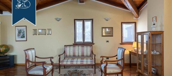 5 bedrooms Villa in Leno, Italy No. 354920 30