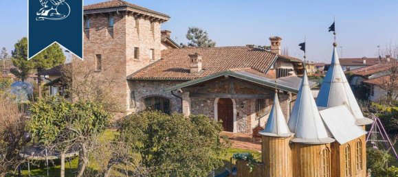 5 bedrooms Villa in Leno, Italy No. 354920 5