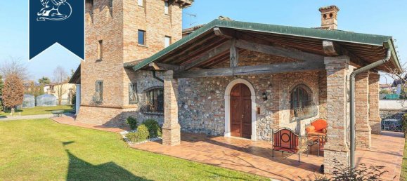 5 bedrooms Villa in Leno, Italy No. 354920 2