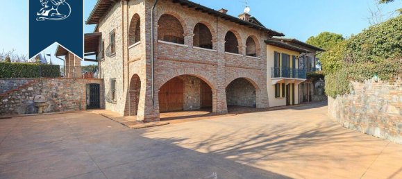 5 bedrooms Villa in Leno, Italy No. 354920 11