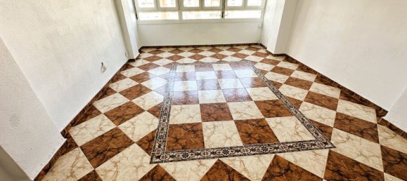 Apartamento de 4 dormitorios en Cádiz, Spain No. 157681 3