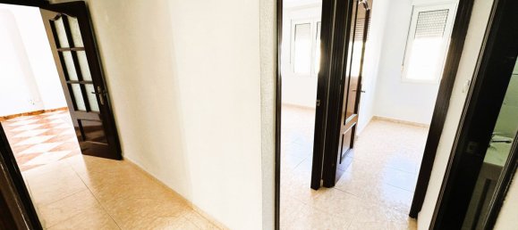 Apartamento de 4 dormitorios en Cádiz, Spain No. 157681 15