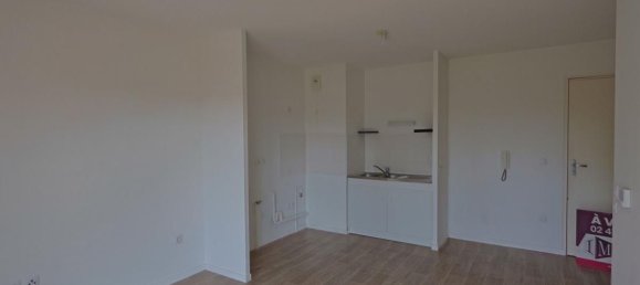 2 bedrooms Apartment in Joue-les-Tours, France No. 74611 4