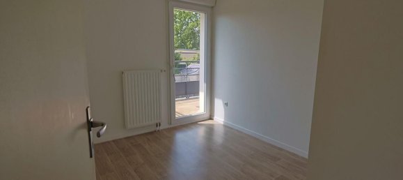 2 bedrooms Apartment in Joue-les-Tours, France No. 74611 6