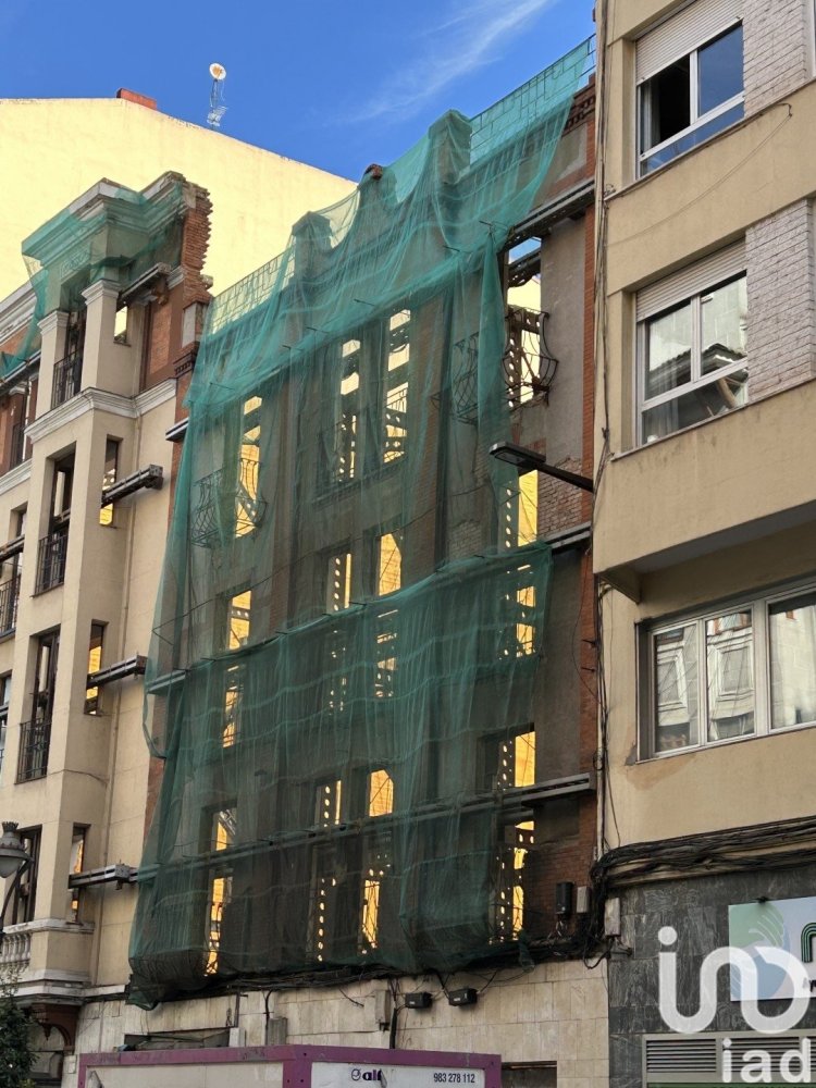 2126m² Commercial property in Valladolid, Spain No. 293613