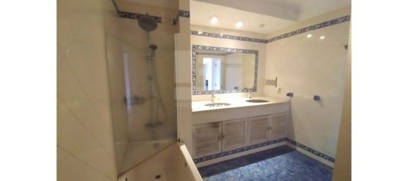 5 bedrooms House in Rio de Mouro, Portugal No. 165918 4