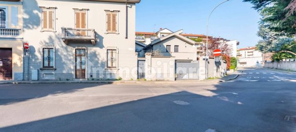 2 bedrooms Apartment in Legnano, Italy No. 327541 9