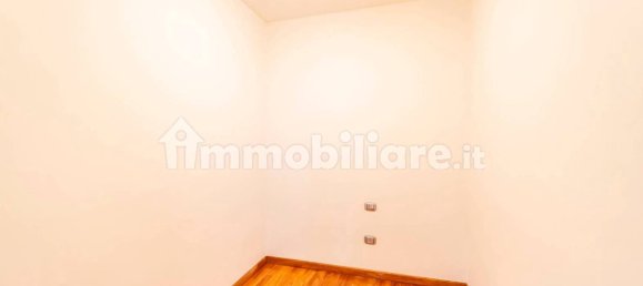 2 bedrooms Apartment in Legnano, Italy No. 327541 4