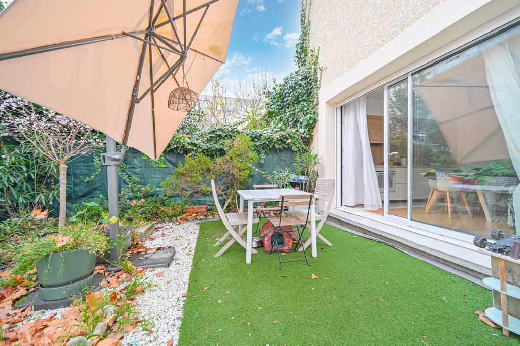 3 chambres Maison à Montreuil, France No. 129259