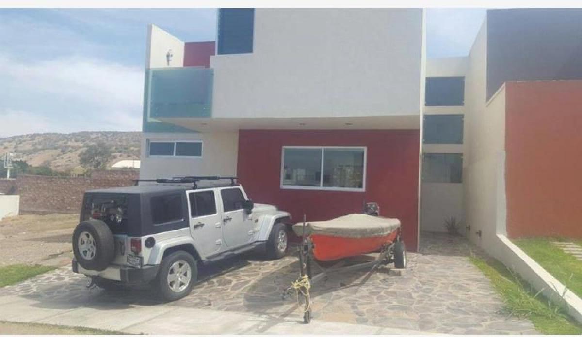 3 bedrooms House in Tlajomulco de Zuniga, Mexico No. 177861