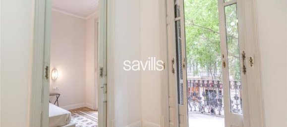 Apartamento de 3 dormitorios en Eixample, Spain No. 182352 48