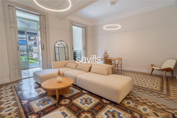 Apartamento de 3 dormitorios en Eixample, Spain No. 182352