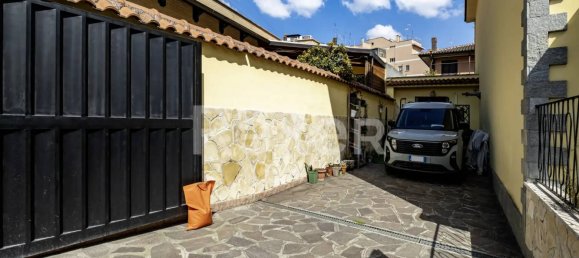 5 rooms Apartment in Rome, Italy No. 9725 17