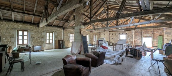 2 bedrooms House in Charente-Maritime, France No. 357401 8