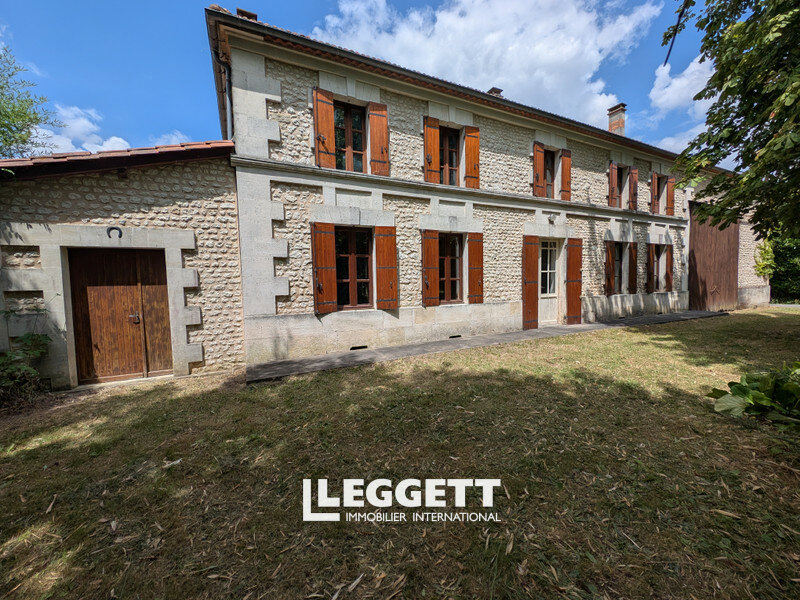 2 bedrooms House in Charente-Maritime, France No. 357401