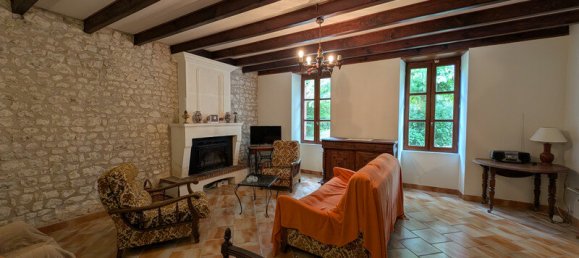 2 bedrooms House in Charente-Maritime, France No. 357401 4