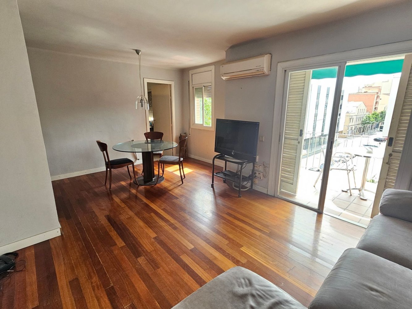 Apartamento de 3 dormitorios en Sabadell, Spain No. 137129