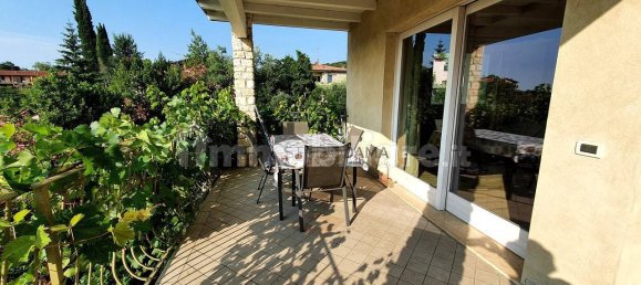 Villa de 2 dormitorios en Padenghe sul Garda, Italy No. 60555 7