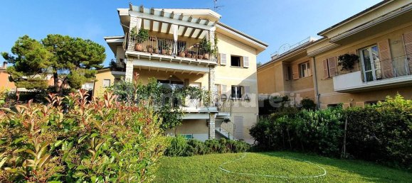 Villa de 2 dormitorios en Padenghe sul Garda, Italy No. 60555 15