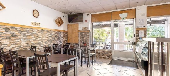 87m² Commercial property in Odivelas, Portugal No. 70708 5