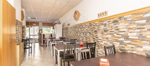 87m² Commercial property in Odivelas, Portugal No. 70708 3