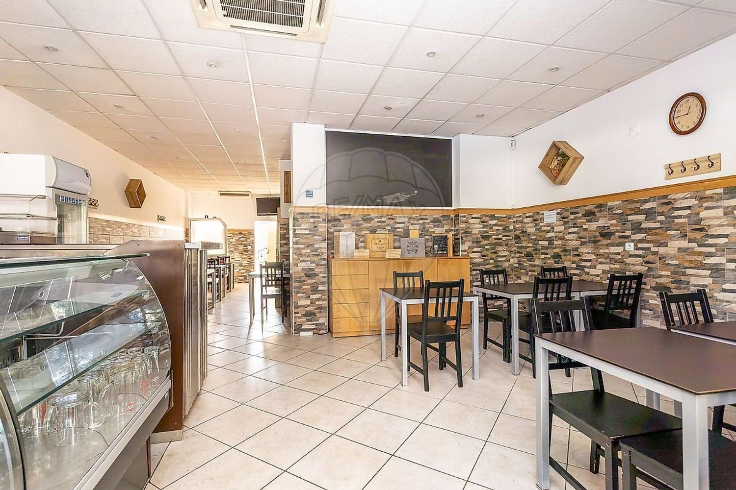 87m² Commercial property in Odivelas, Portugal No. 70708