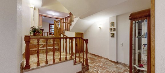 4 bedrooms Villa in Catarroja, Spain No. 14999 6
