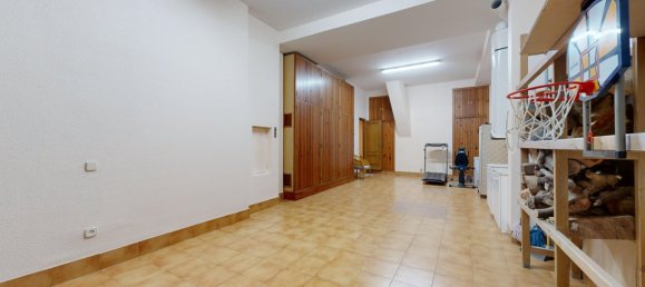 4 bedrooms Villa in Catarroja, Spain No. 14999 8