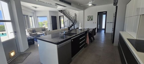 3 bedrooms Villa in Paphos, Cyprus No. 9488 10