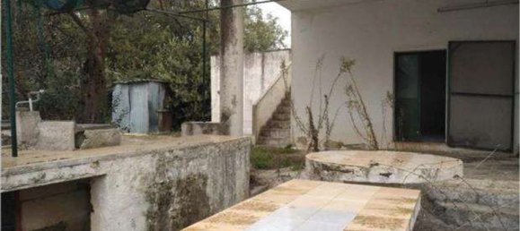 Дом с 10 комнатами в Martano, Италия № 215392 12