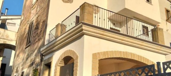 5 bedrooms House in Sant'Agata de' Goti, Italy No. 379093 4