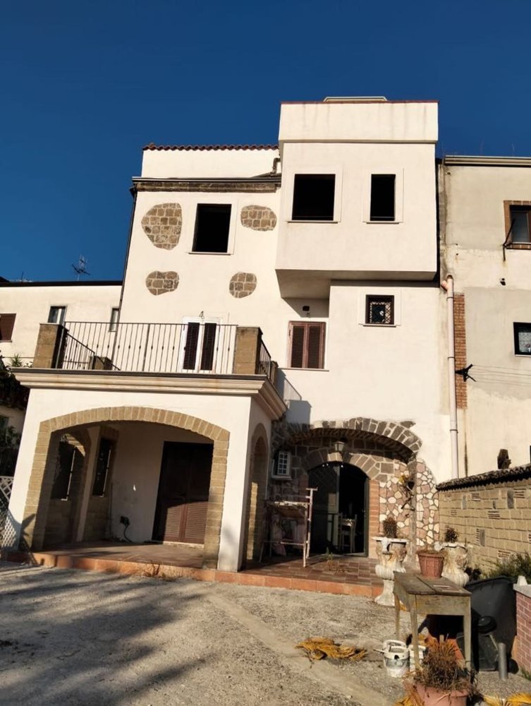 5 bedrooms House in Sant'Agata de' Goti, Italy No. 379093