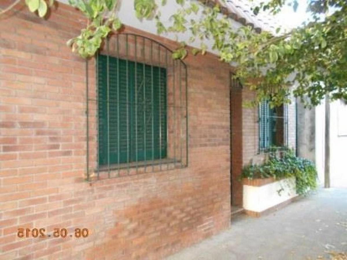 Casa de 4 dormitorios en Santa Fe, Argentina No. 9370