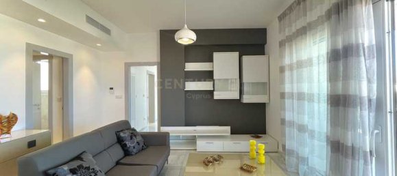 3 bedrooms Penthouse in Limassol, Cyprus No. 8649 13
