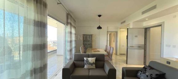 3 bedrooms Penthouse in Limassol, Cyprus No. 8649 14
