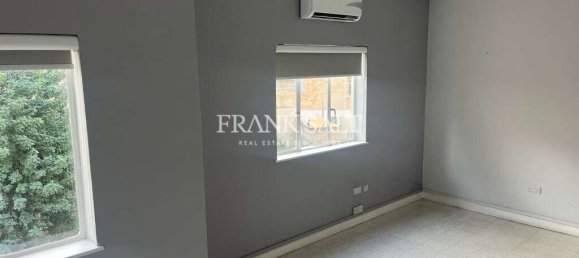 Office in Pieta, Malta No. 13210 5