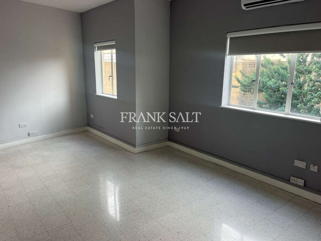  Office in Pieta, Malta No. 13210