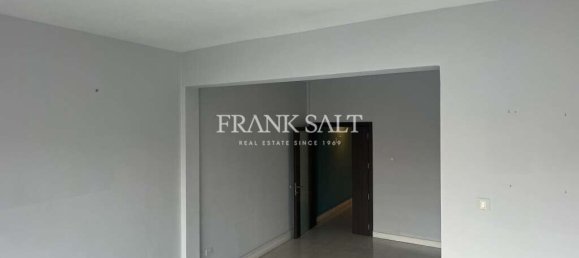 Office in Pieta, Malta No. 13210 3