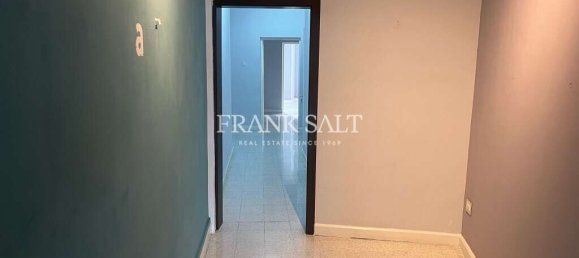 Office in Pieta, Malta No. 13210 4