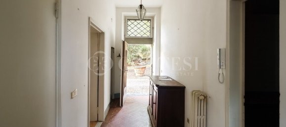 4 bedrooms Villa in Florence, Italy No. 295181 8