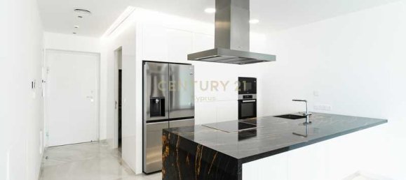 3 bedrooms Penthouse in Agios Tychonas, Cyprus No. 10933 8