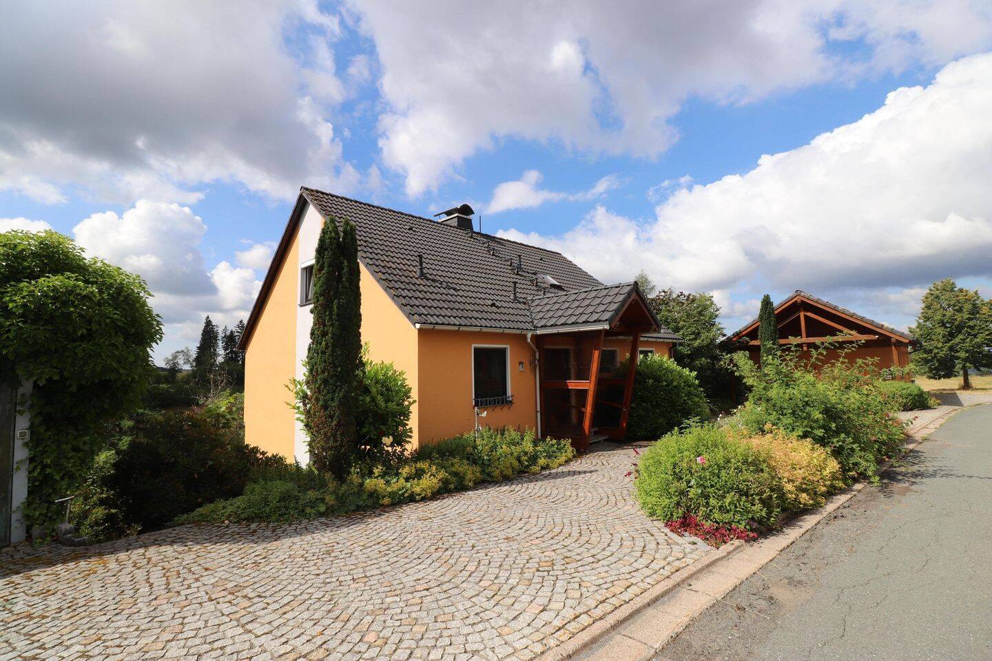 8 rooms Townhouse in Hof, Germany No. 352767