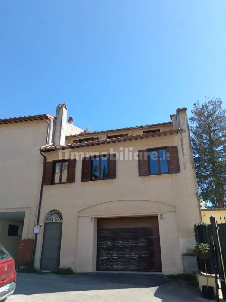 Apartamento de 2 dormitorios en Amelia, Italy No. 22615